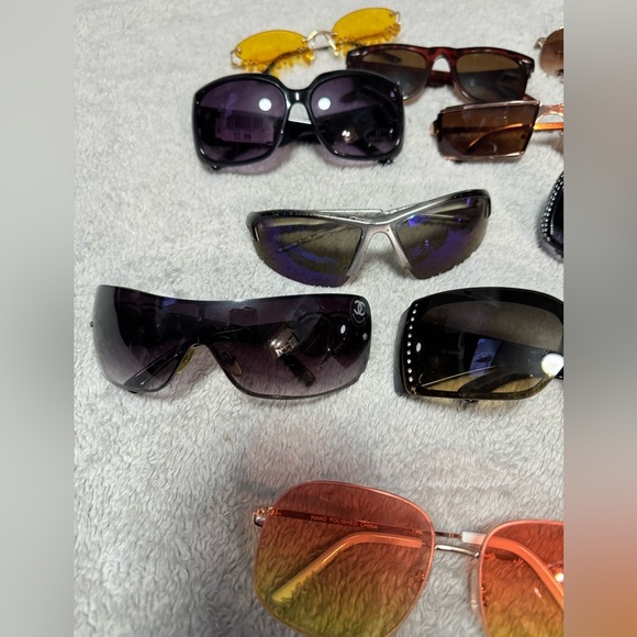 Giant Bundle of Sunglasses - Picture 3 of 11